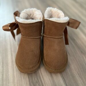 BearPaw Toddler Boots With Bow Size 7